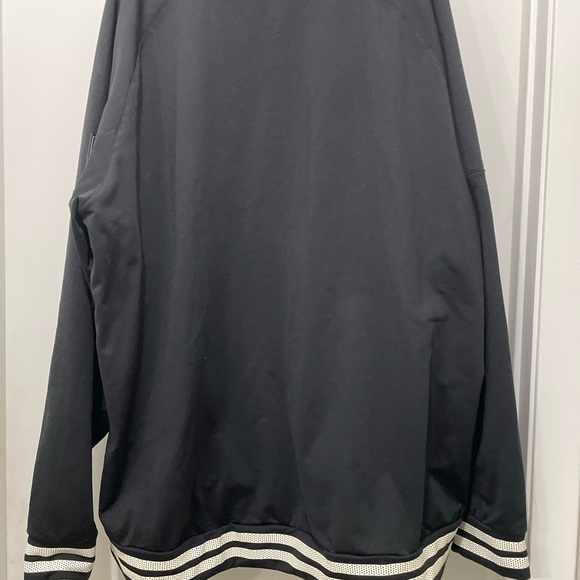 UNRL Minnesota Vikings crewneck. From 2023 release, number 3. Men’s size 3XL. - Picture 5 of 10